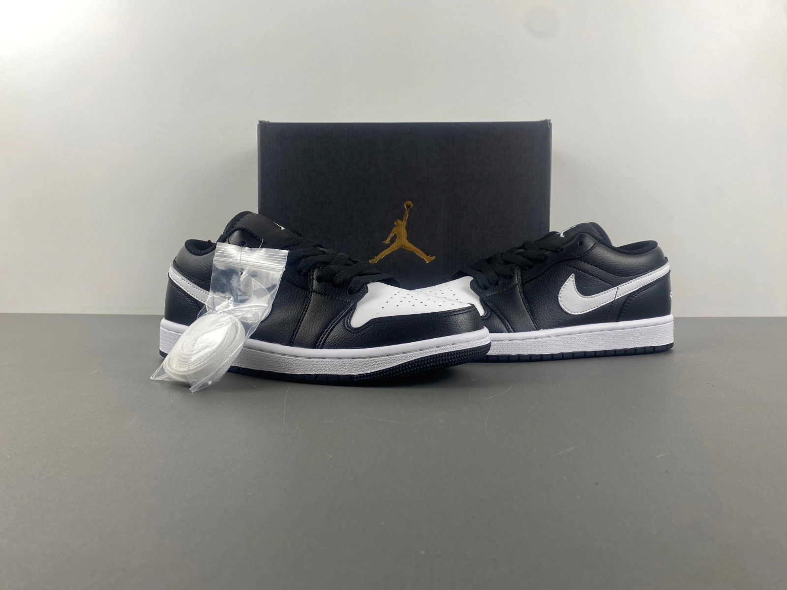 Air Jordan 1 Low Black White 553558- Resilient 1353