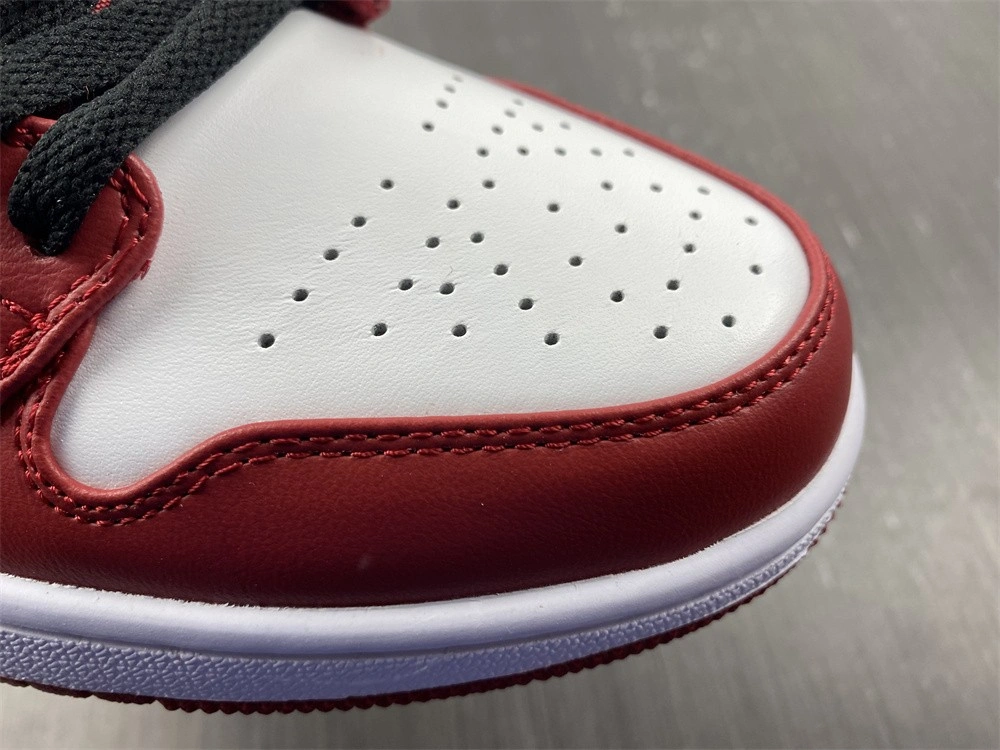 Air Jordan 1 Low Bulls 53558- TimelessDesign 1641