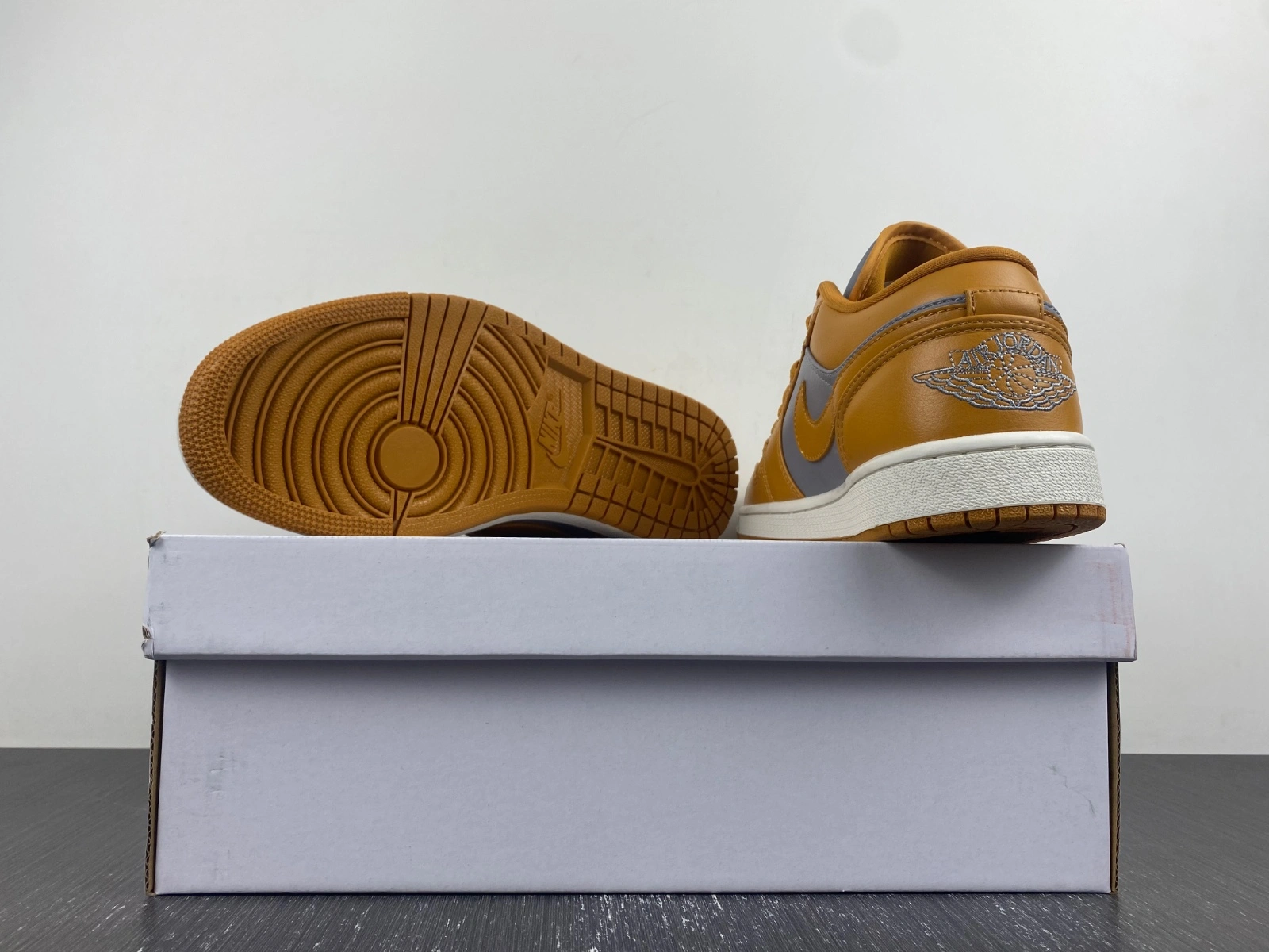 Lightweight Air Jordan 1 Low Cement Grey Chutney DC0774- 1541