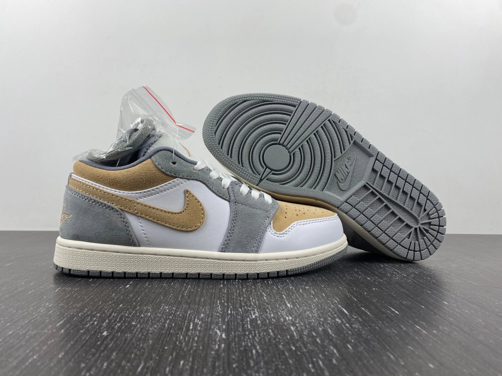UrbanStyle Air Jordan 1 Low DC0774- 1494