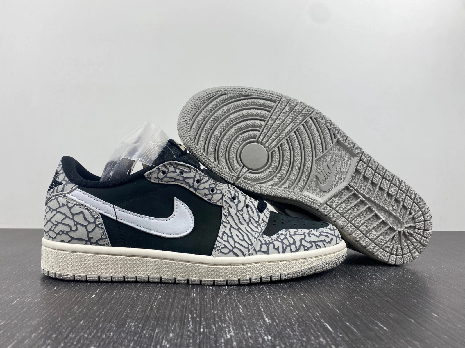 Air Jordan 1 Low Elephant Print CZ0790- Efficient 1556