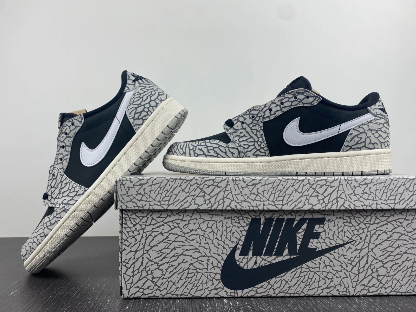 Air Jordan 1 Low Elephant Print CZ0790- Efficient 1556