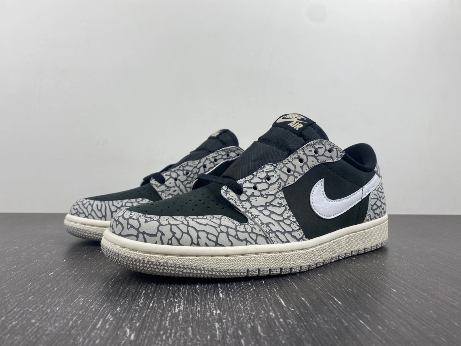 Air Jordan 1 Low Elephant Print CZ0790- Efficient 1556