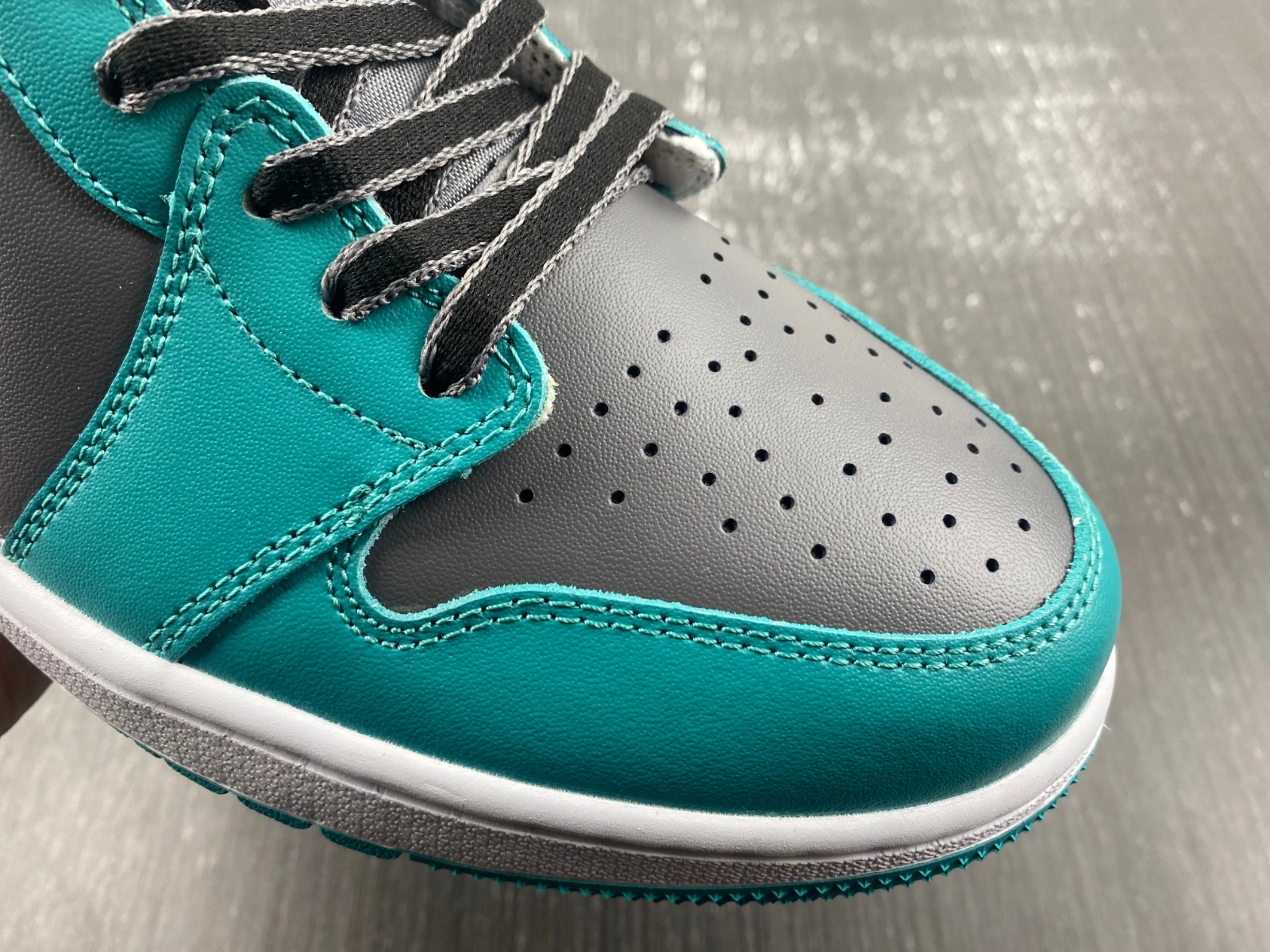 StreetReady Air Jordan 1 Low Golf Cool Grey Gamma Blue FZ3248- 1476