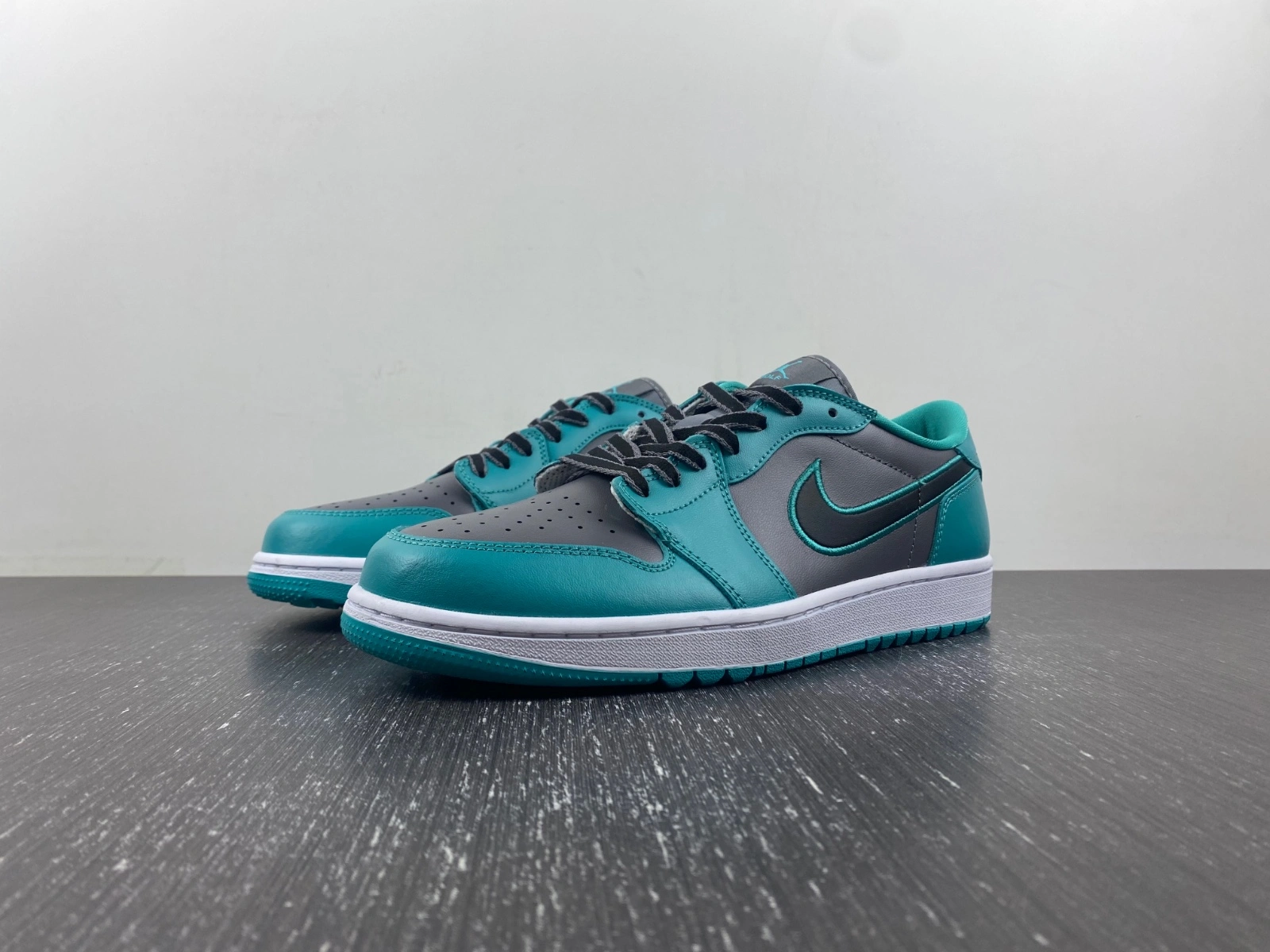 StreetReady Air Jordan 1 Low Golf Cool Grey Gamma Blue FZ3248- 1476