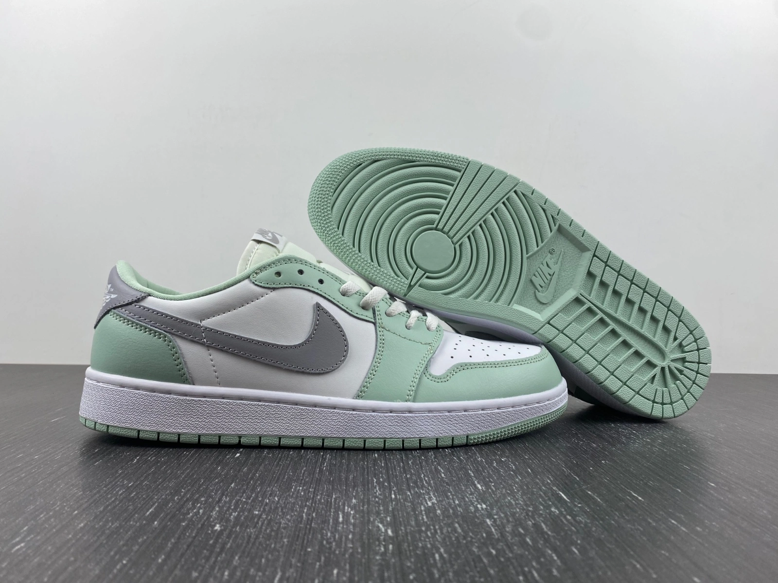 Air Jordan 1 Low Green Grey CZ0790- Timeless 1533