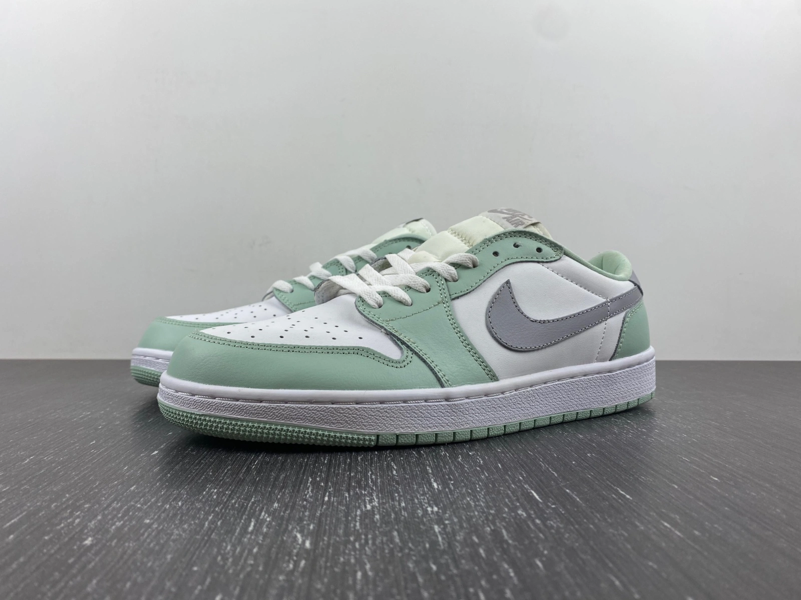 Air Jordan 1 Low Green Grey CZ0790- Timeless 1533