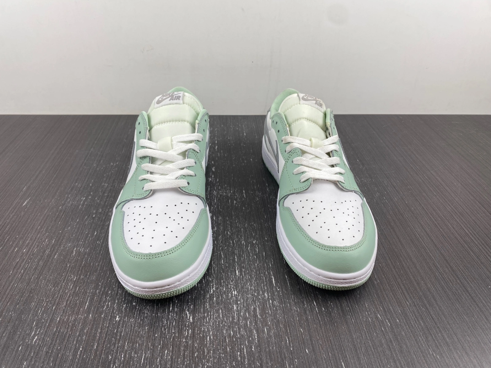 Air Jordan 1 Low Green Grey CZ0790- Timeless 1533