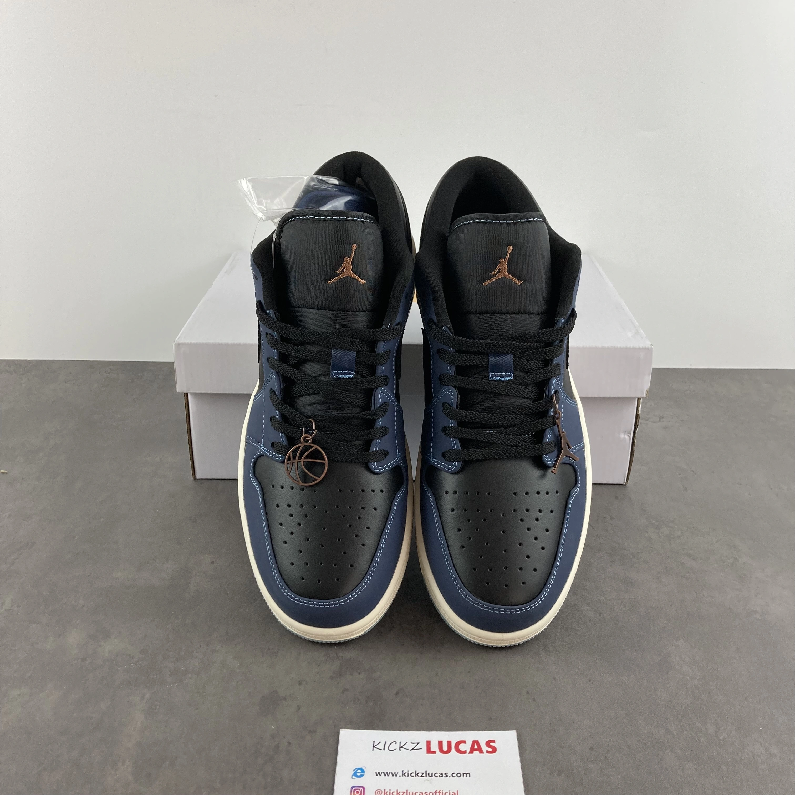 Timeless Air Jordan 1 Low Home Court Collective FJ5478- 1537