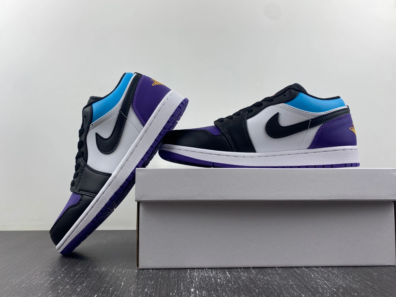 Air Jordan 1 Low Lava Glow 553558- AllSeason 1488