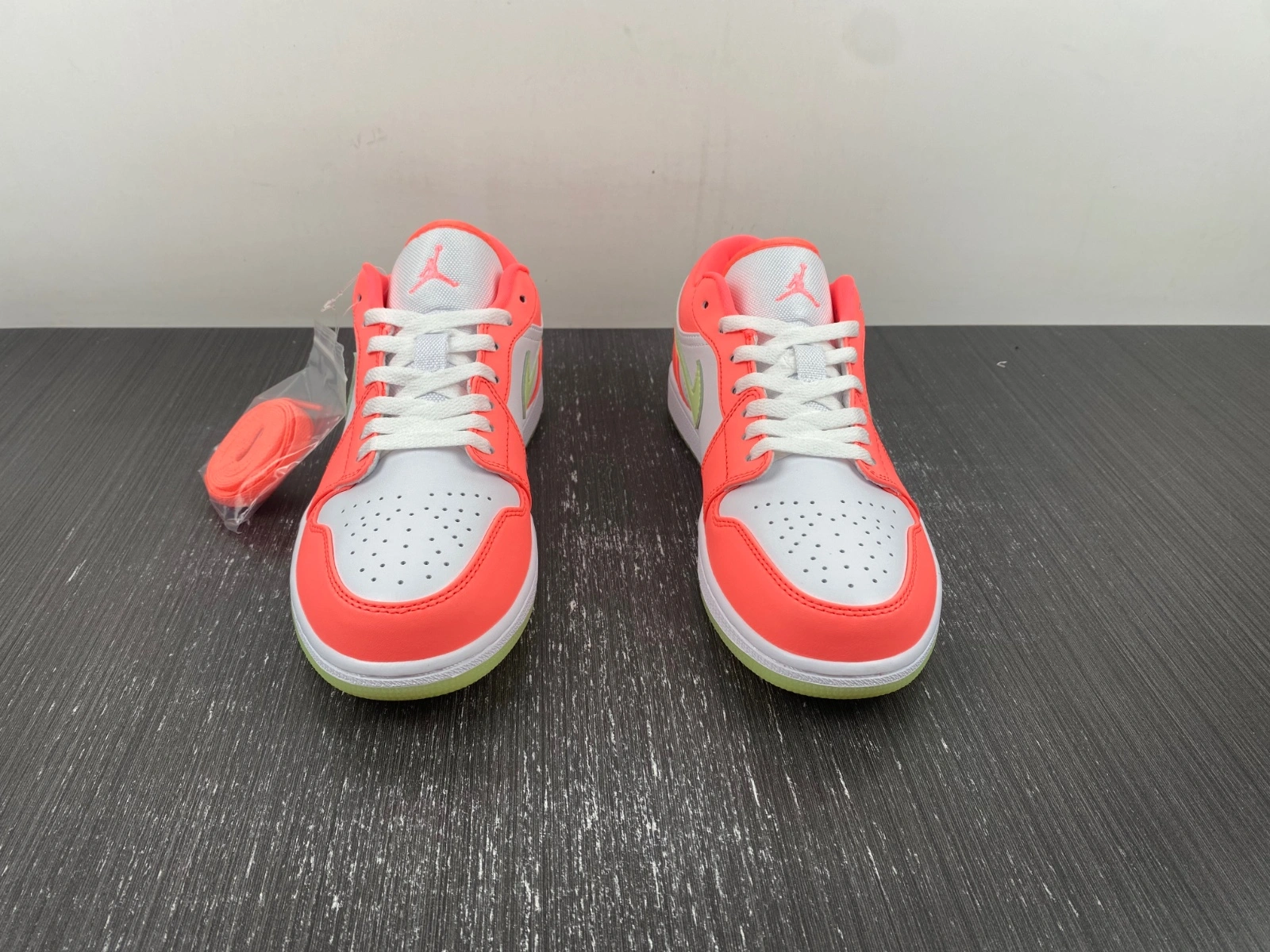 Supportive Air Jordan 1 Low Lava Glow FN6772- 1489