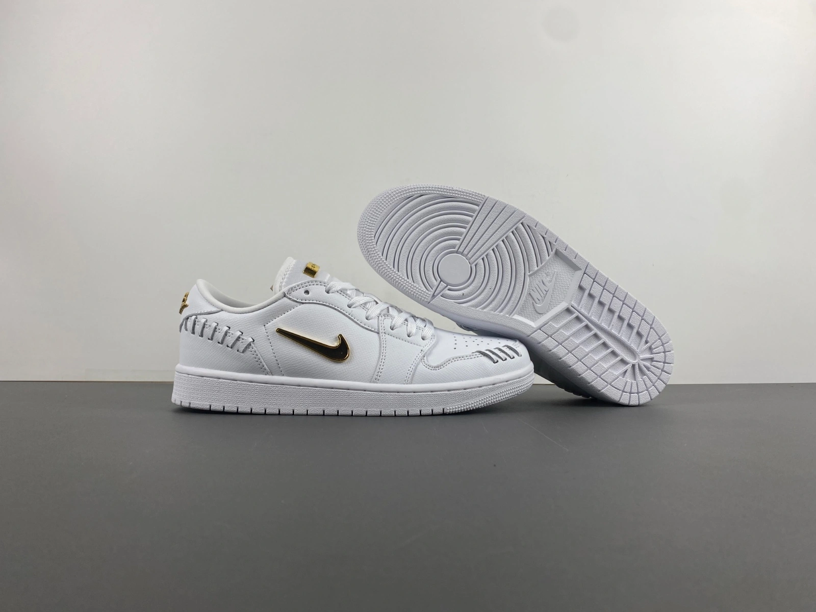 Casual Air Jordan 1 Low Method of Make Sail Metallic Gold FN5032- 1378