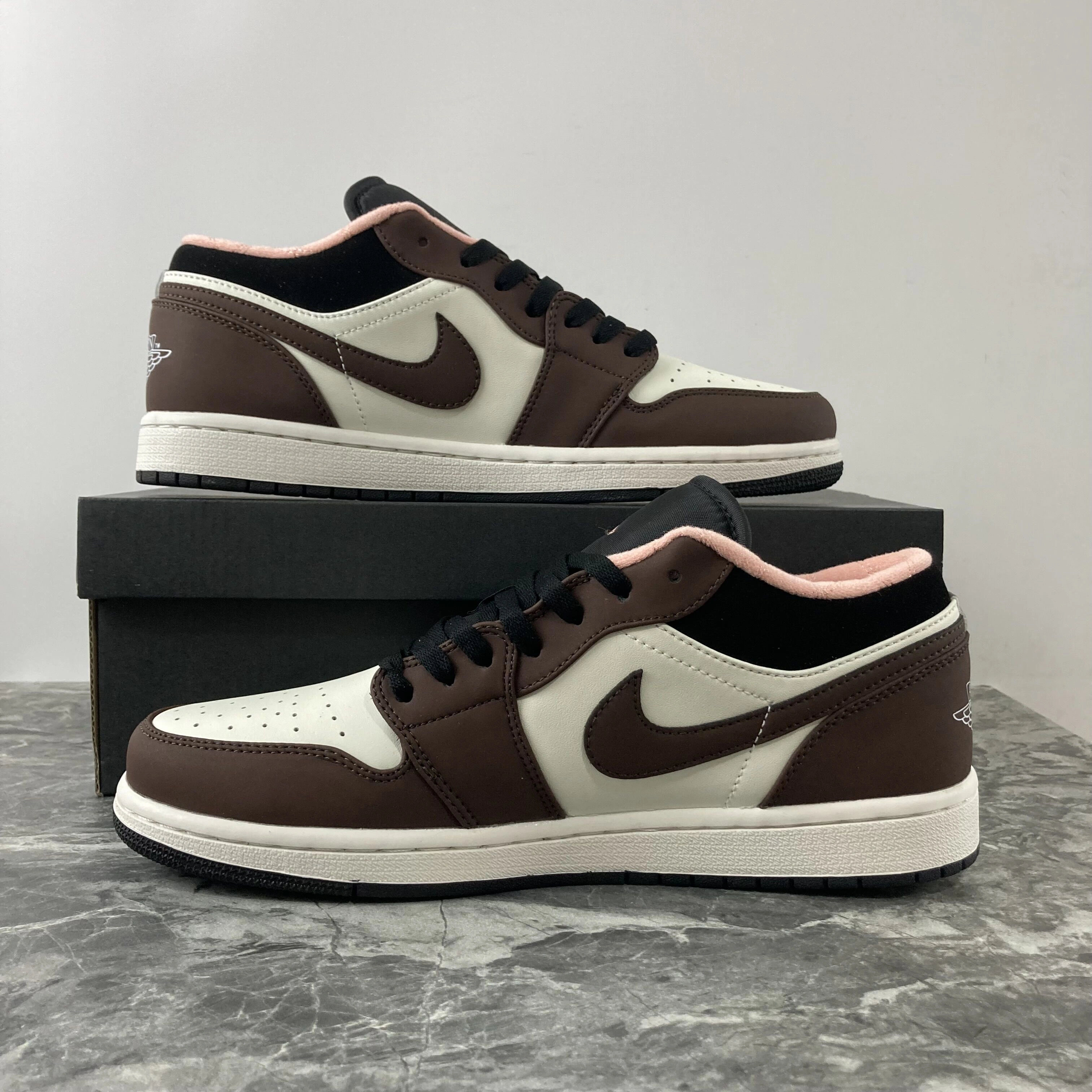 RelaxedFit Air Jordan 1 Low Mocha DC6991- 1688