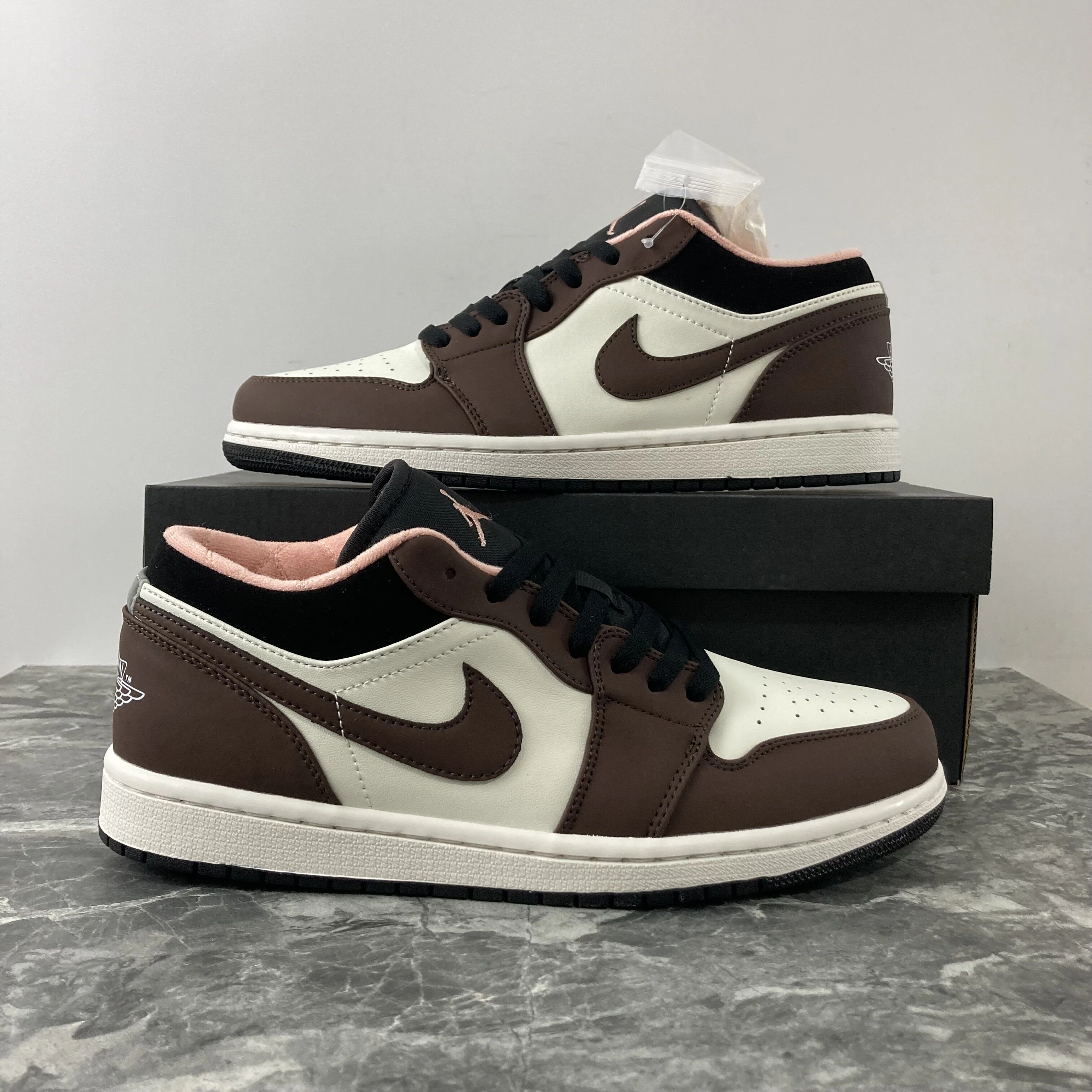 RelaxedFit Air Jordan 1 Low Mocha DC6991- 1688