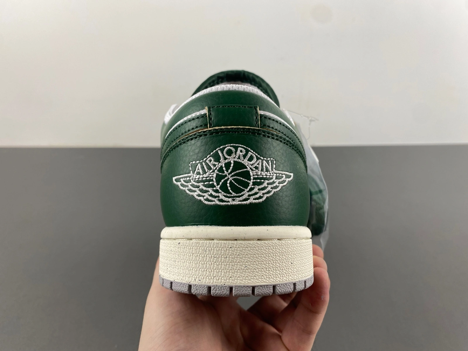 Unisex Air Jordan 1 Low Oxidized Green FQ7687- 1385