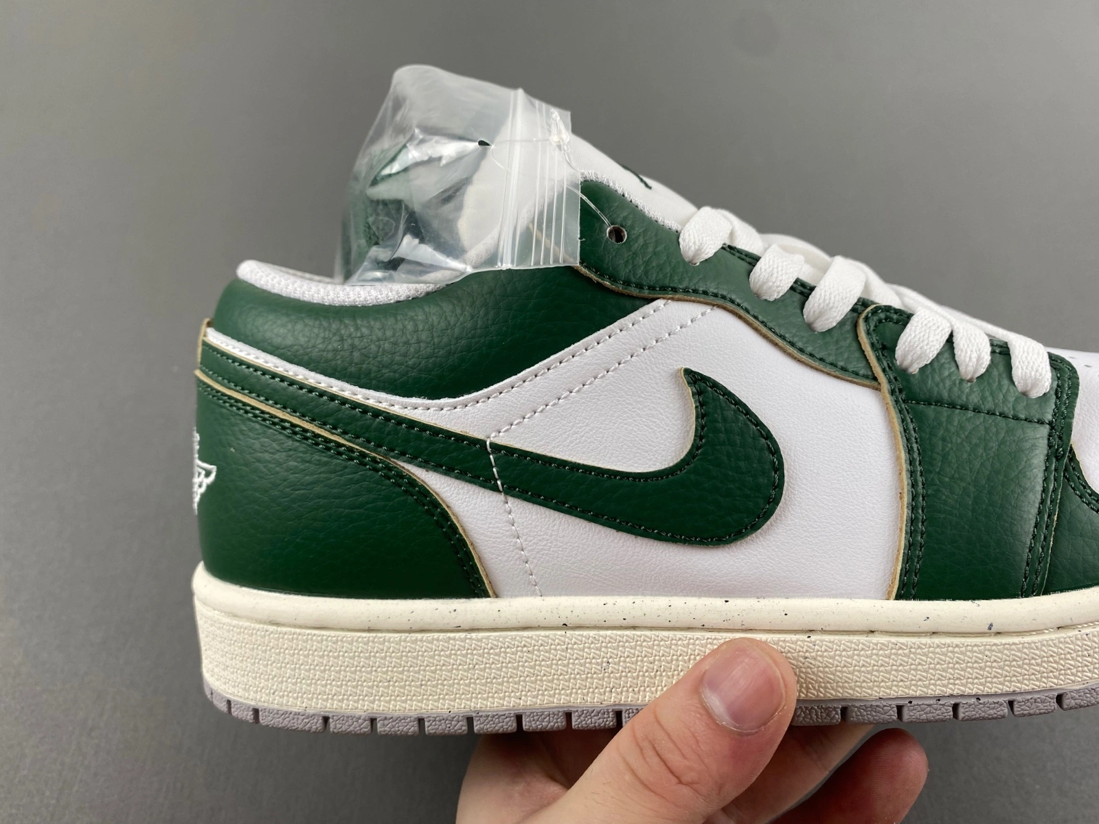 Unisex Air Jordan 1 Low Oxidized Green FQ7687- 1385