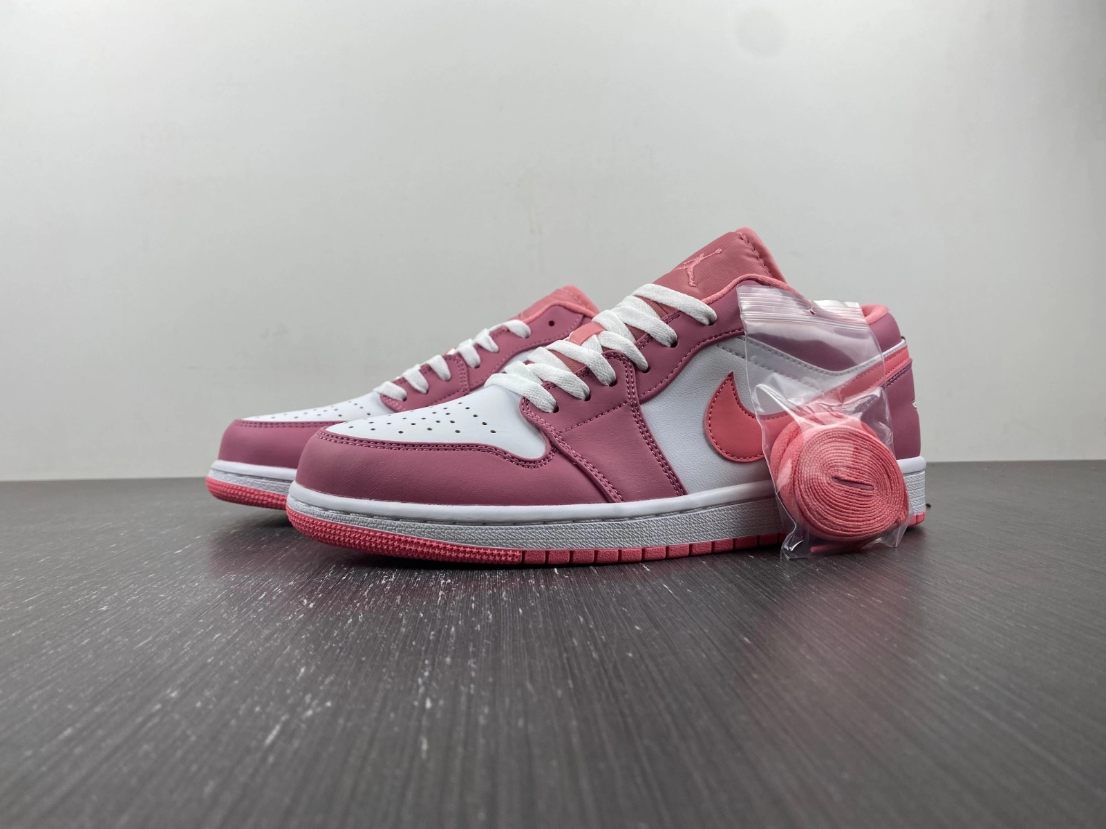 MoistureWicking Air Jordan 1 Low Pink 553558- 1564