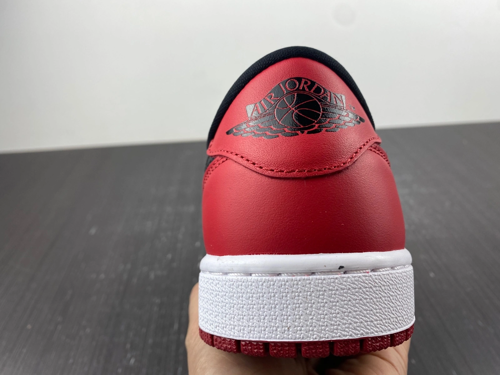Air Jordan 1 Low Retro Black Toe 555088- Chic 1600