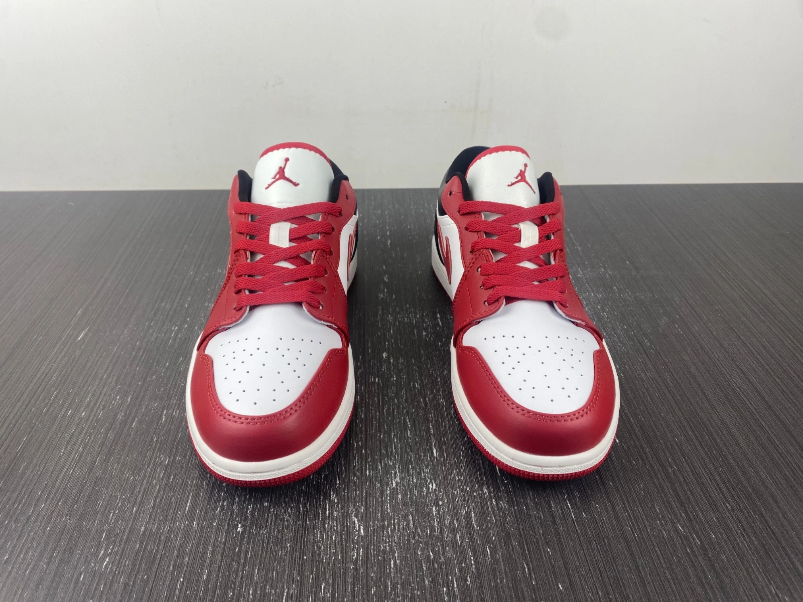Air Jordan 1 Low Reverse Black Toe DC0774- Efficient 1582