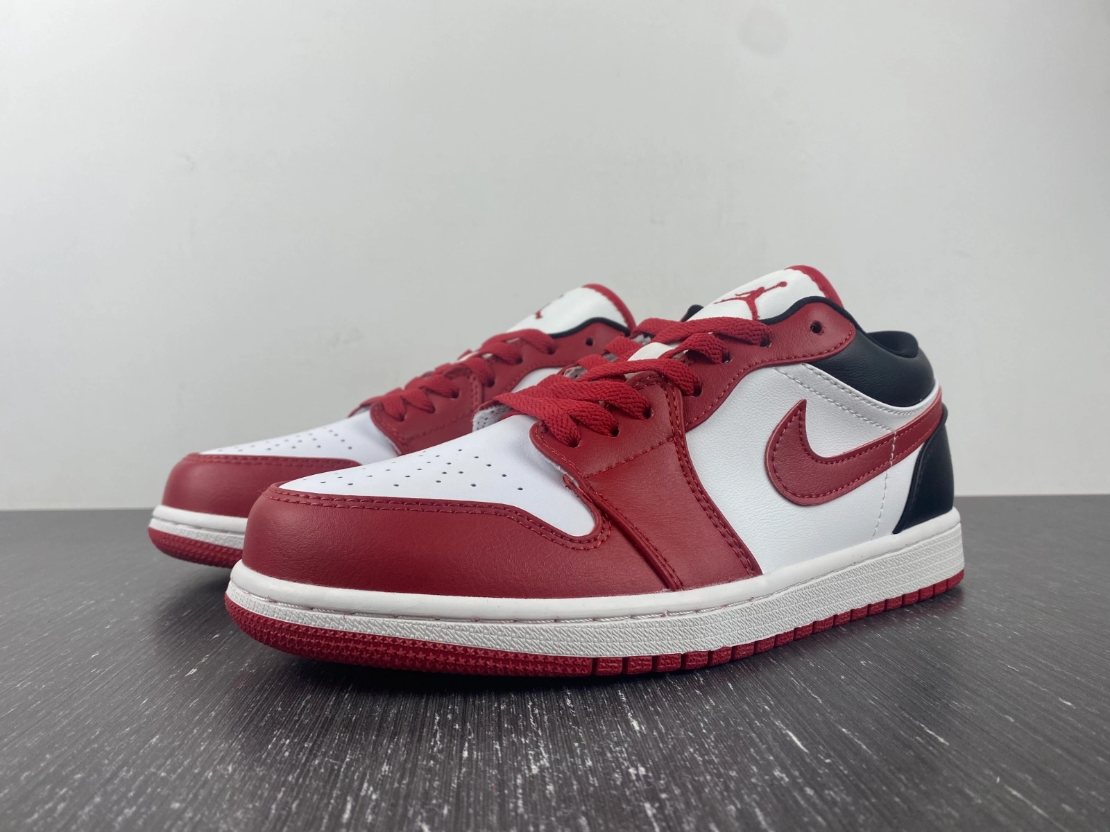 Air Jordan 1 Low Reverse Black Toe DC0774- Efficient 1582