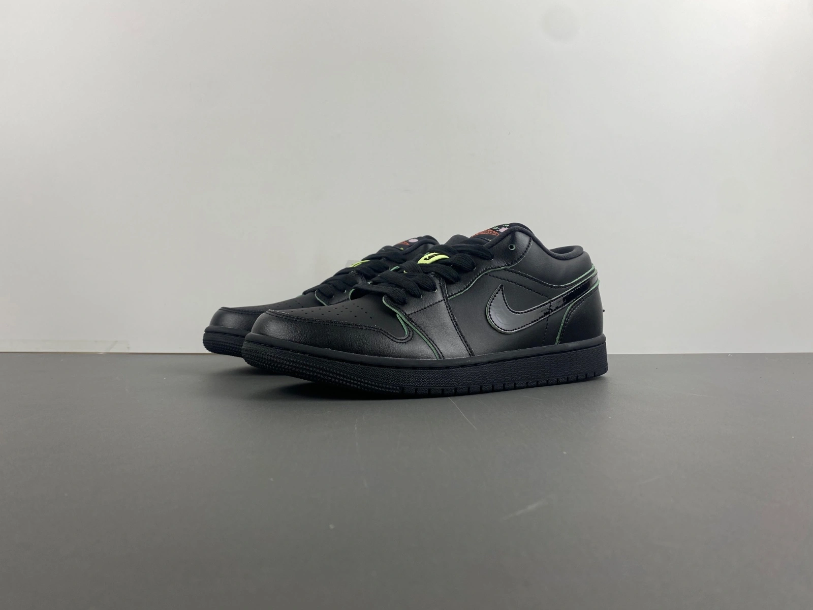 Air Jordan 1 Low SE Black Cat Mascot HM3690- Vibrant 1365