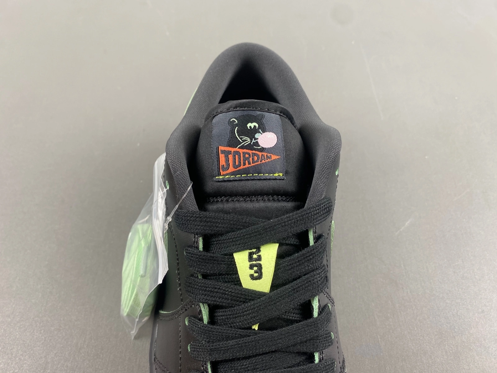 Air Jordan 1 Low SE Black Cat Mascot HM3690- Vibrant 1365