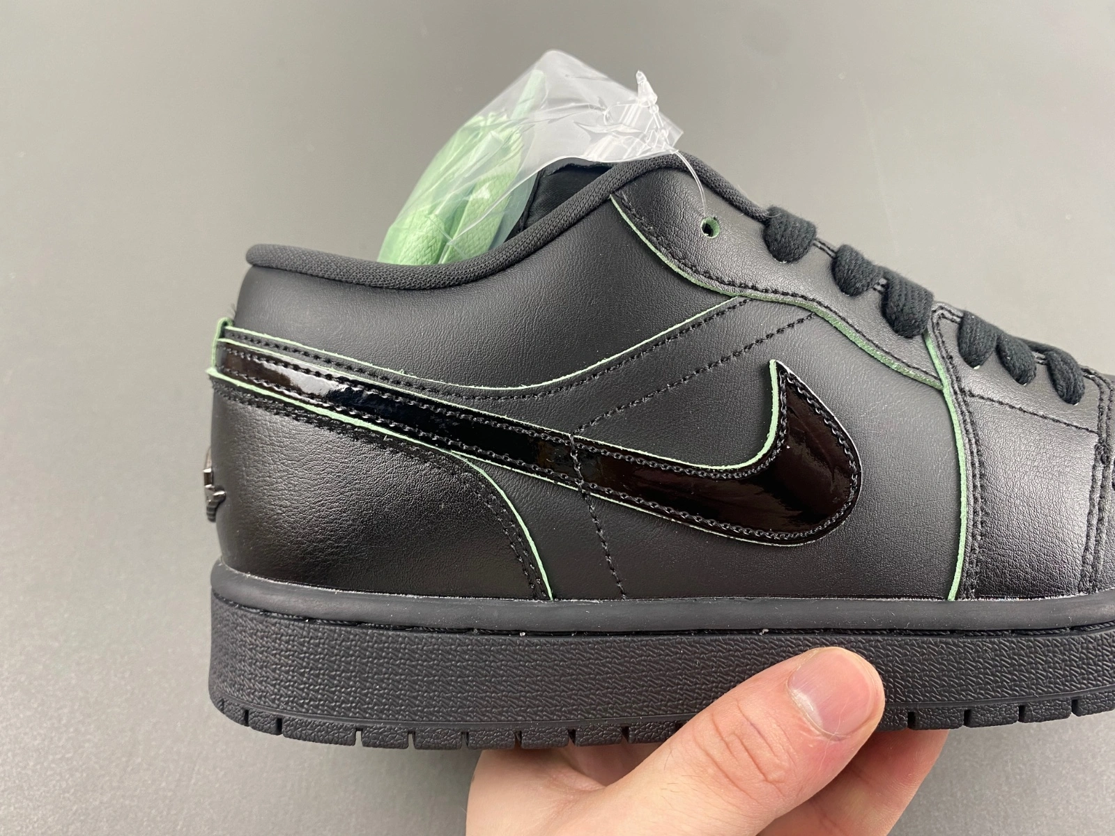 Air Jordan 1 Low SE Black Cat Mascot HM3690- Vibrant 1365