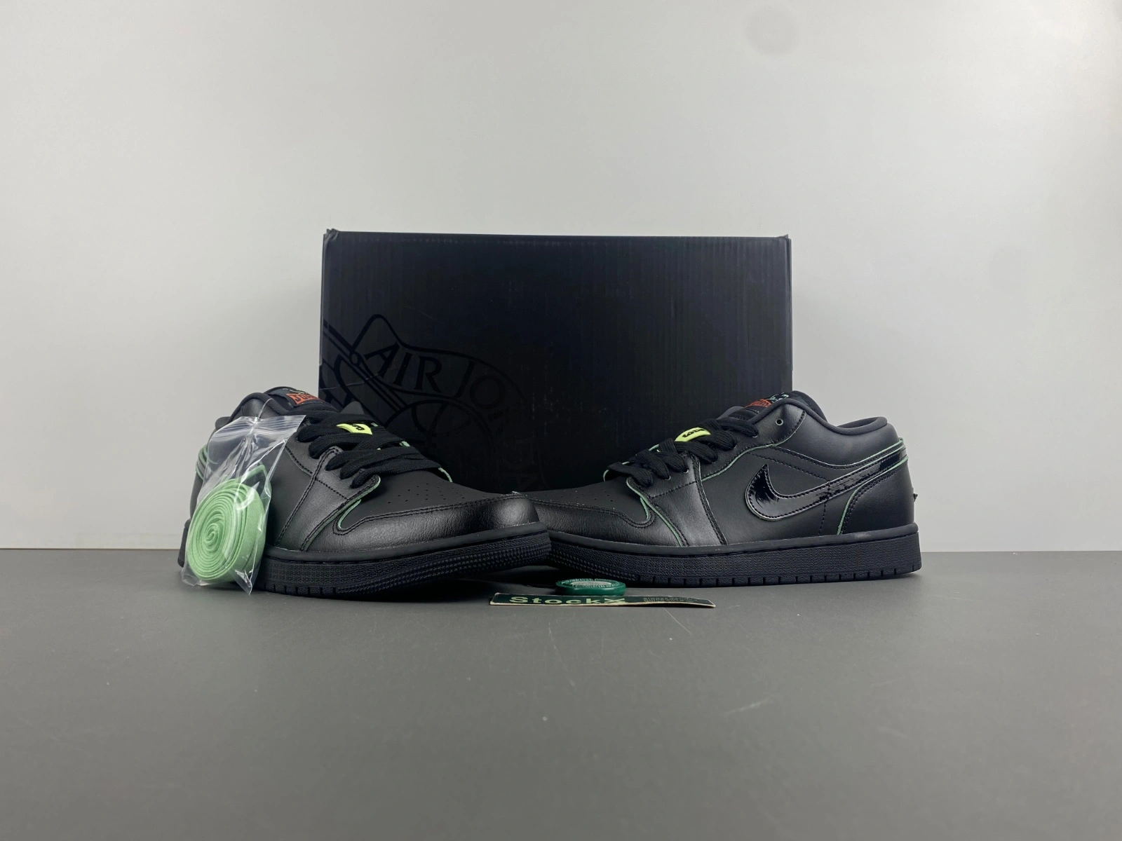 Air Jordan 1 Low SE Black Cat Mascot HM3690- Vibrant 1365