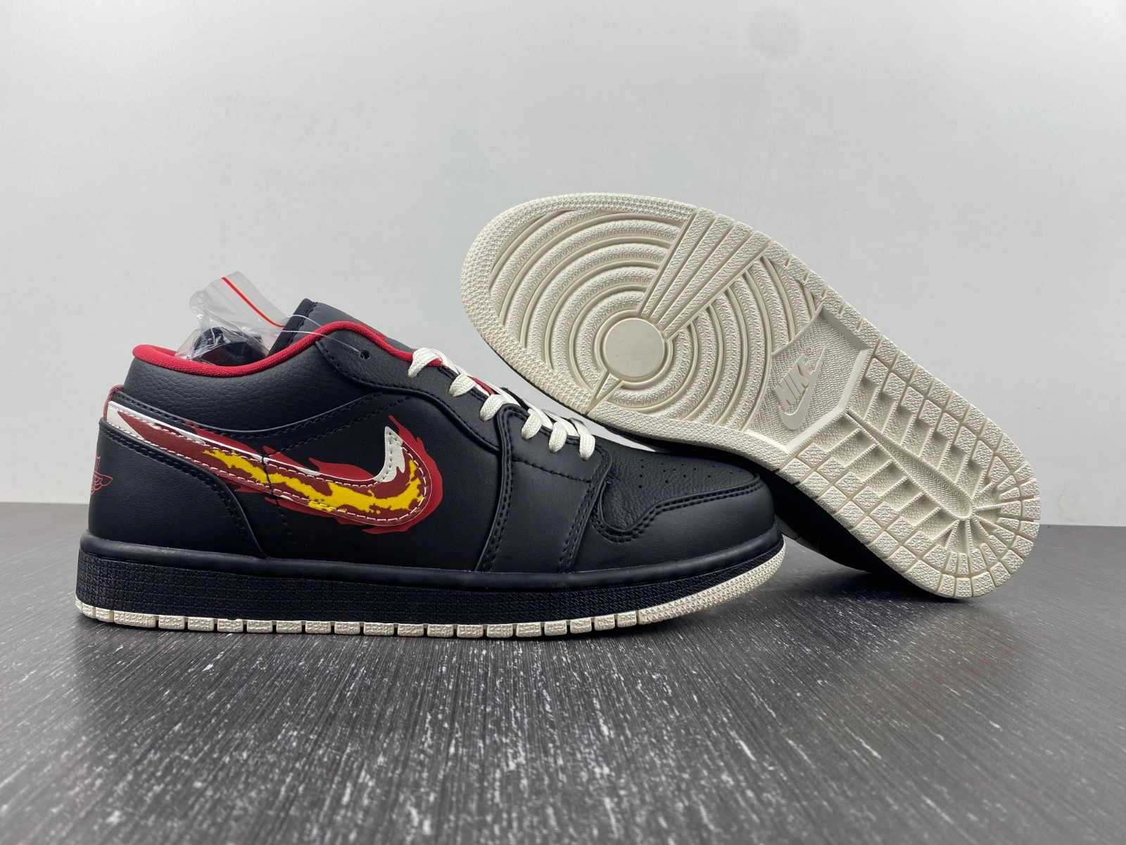 Sophisticated Air Jordan 1 Low SE Just Skate Black FJ7073- 1519