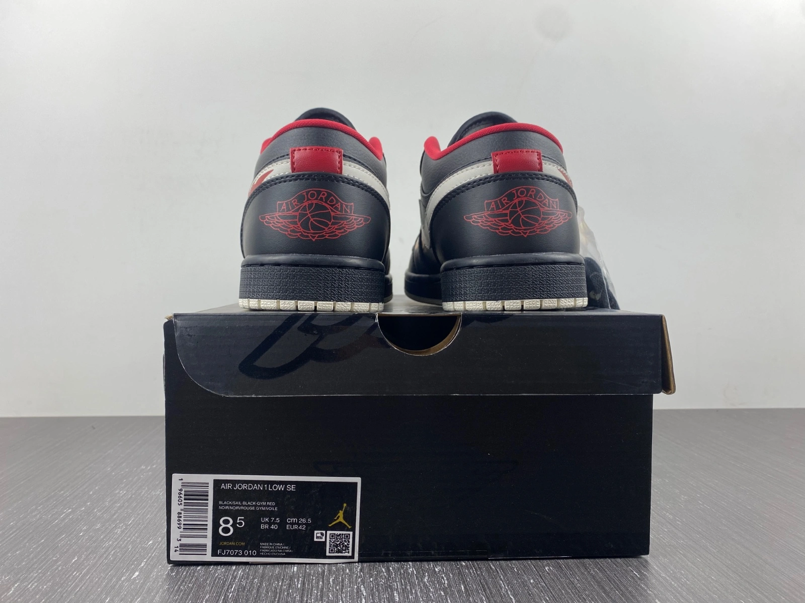 Sophisticated Air Jordan 1 Low SE Just Skate Black FJ7073- 1519