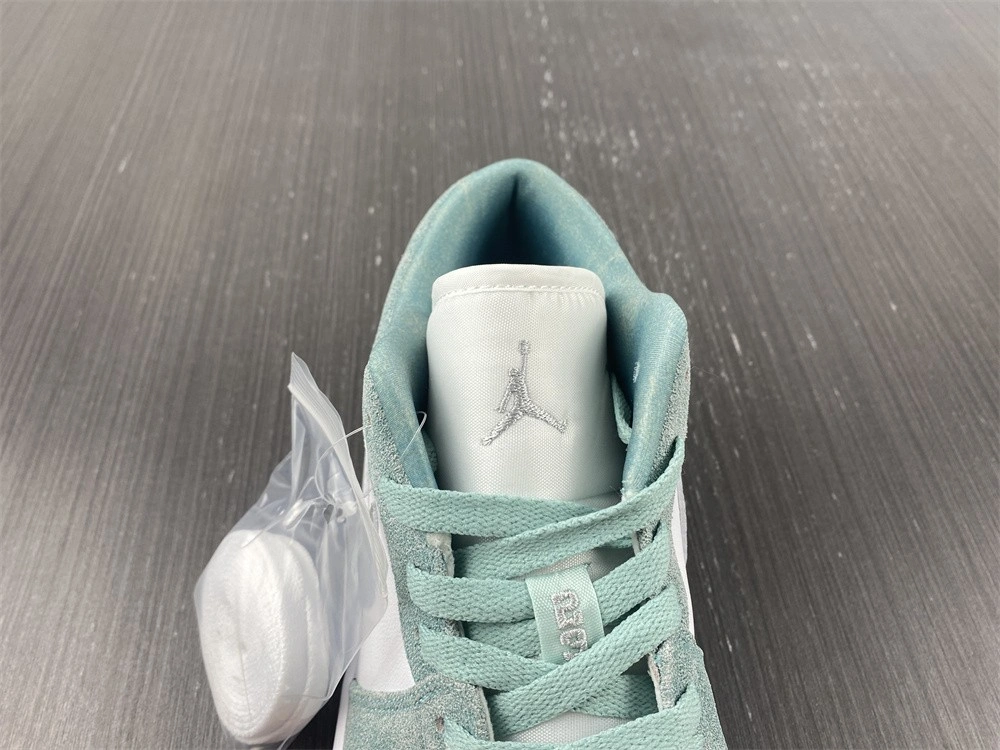 Air Jordan 1 Low SE New Emerald DN3705- Durable 1644
