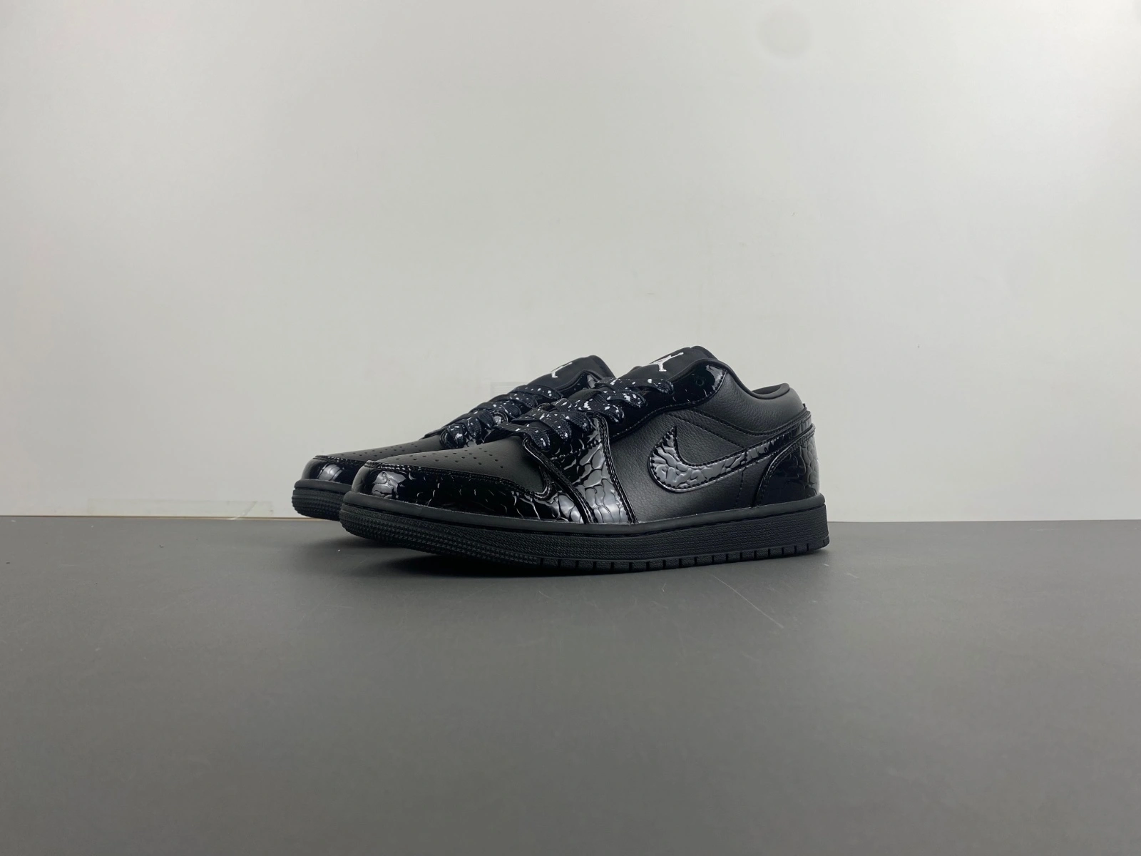 Air Jordan 1 Low SE Patent Elephant Black HJ7743- Classic 1377