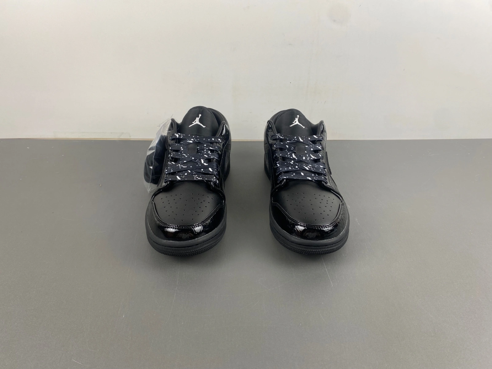 Air Jordan 1 Low SE Patent Elephant Black HJ7743- Classic 1377