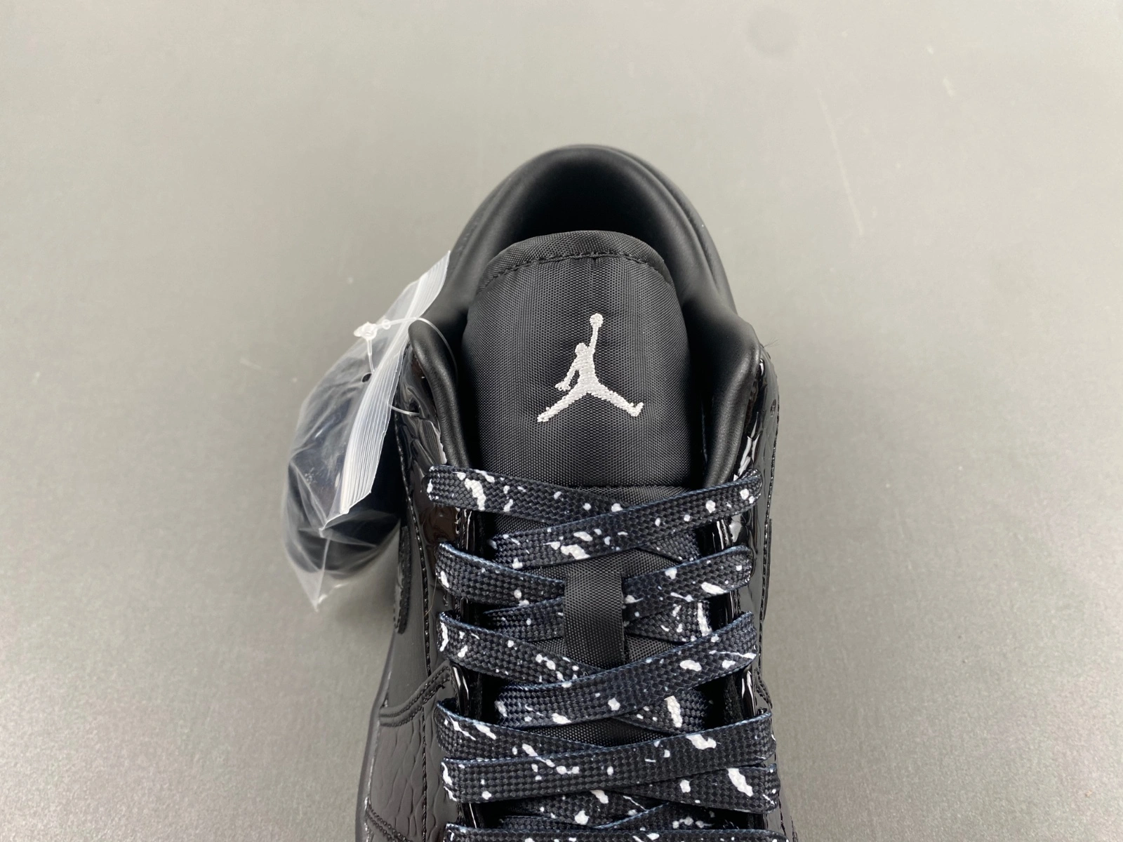 Air Jordan 1 Low SE Patent Elephant Black HJ7743- Classic 1377
