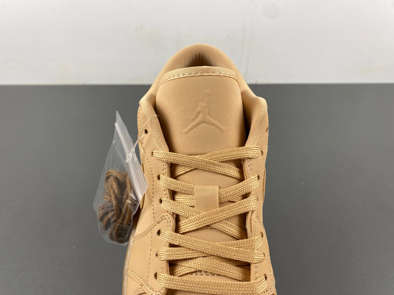Air Jordan 1 Low SE Sand FZ3972- Resilient 1404
