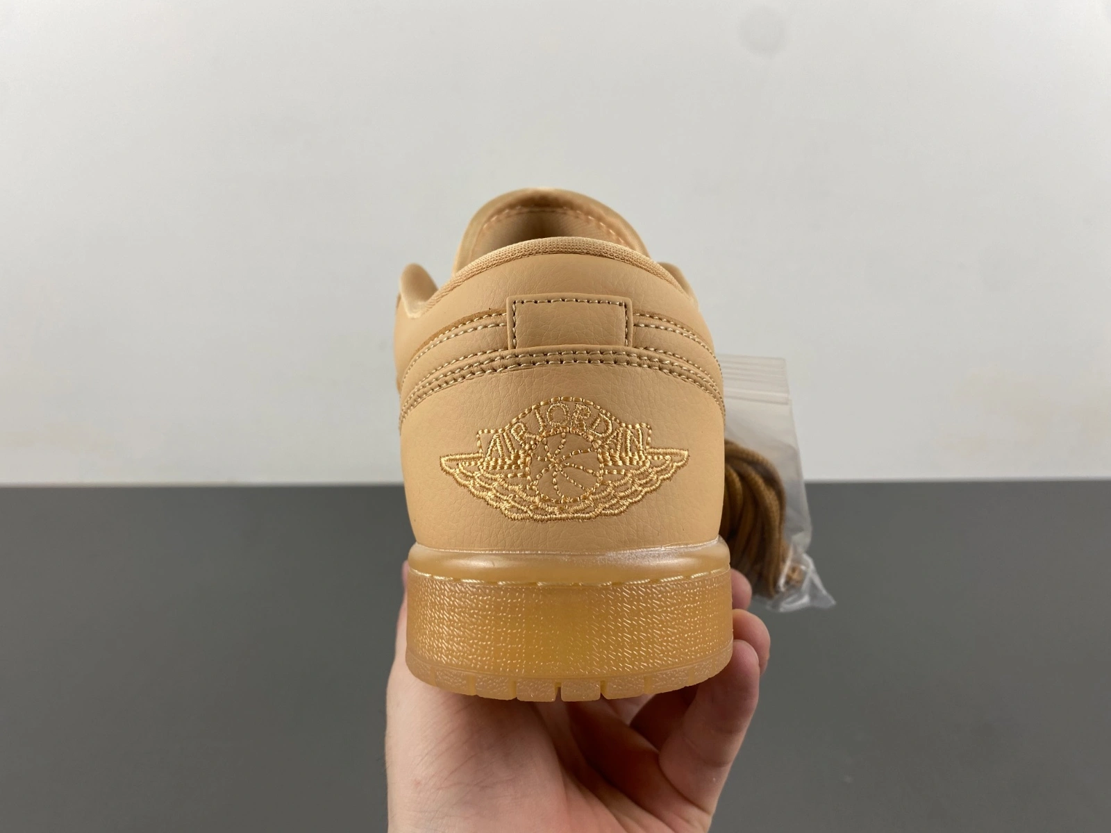 Air Jordan 1 Low SE Sand FZ3972- Resilient 1404