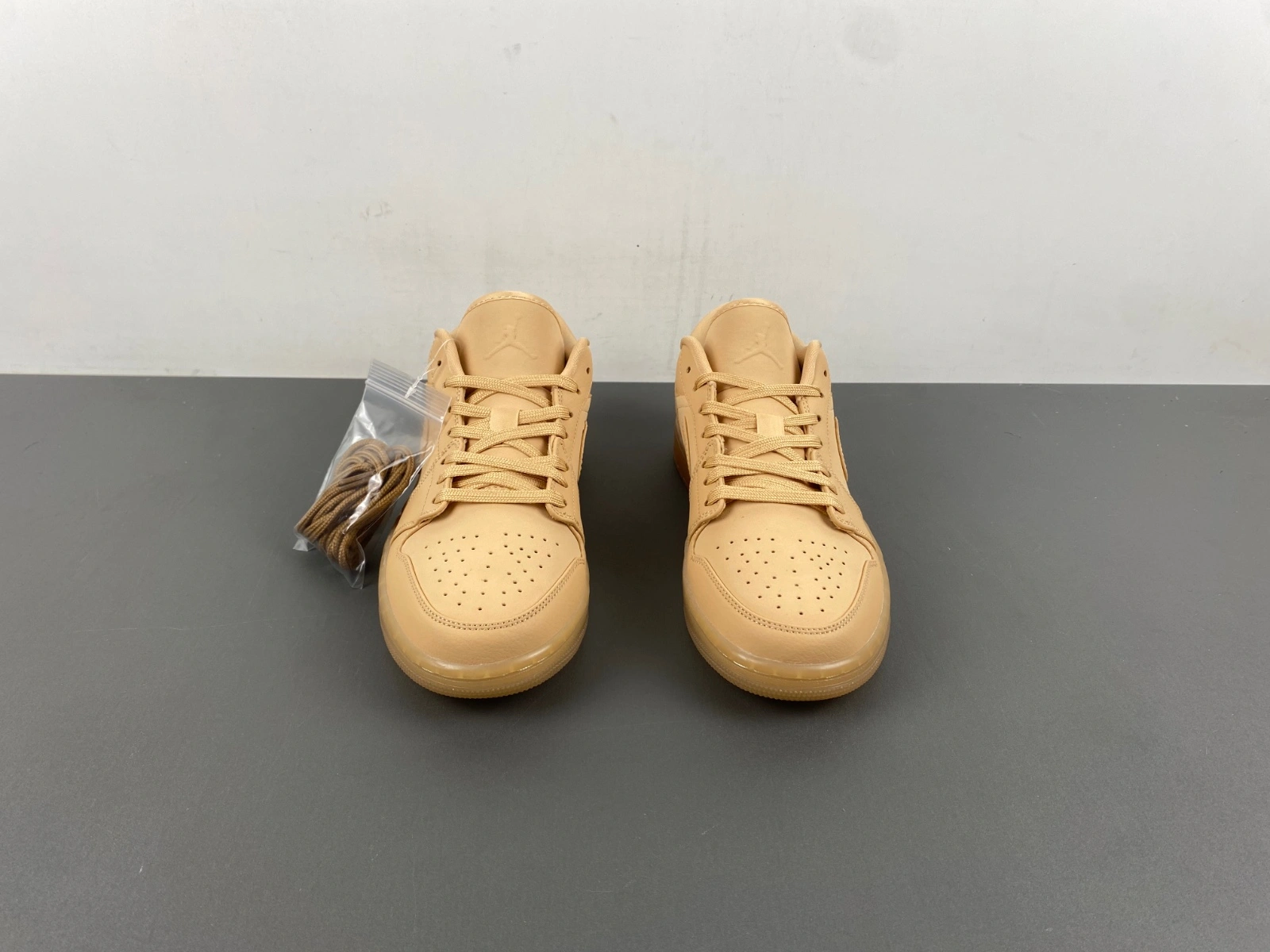 Air Jordan 1 Low SE Sand FZ3972- Resilient 1404