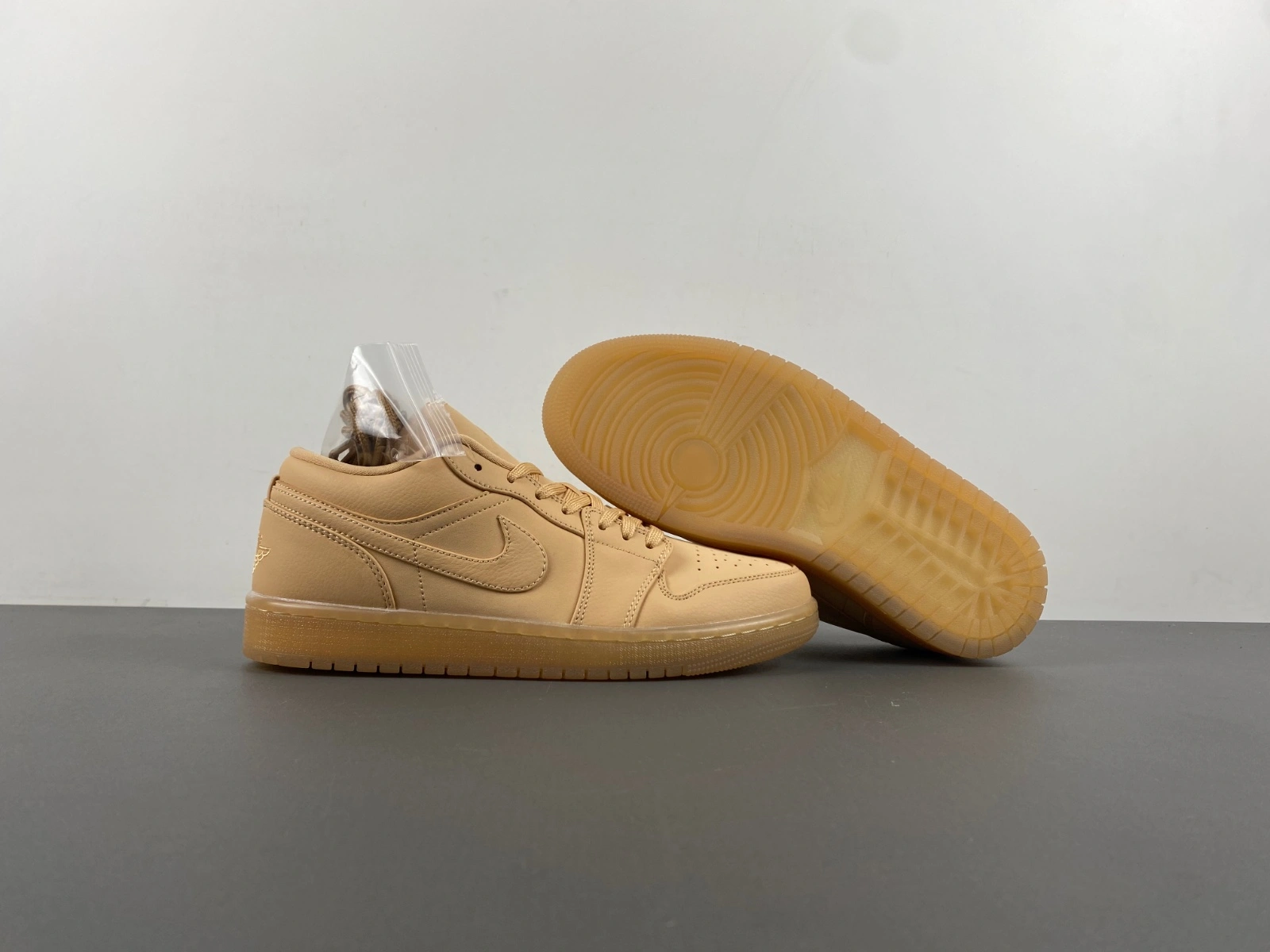 Air Jordan 1 Low SE Sand FZ3972- Resilient 1404