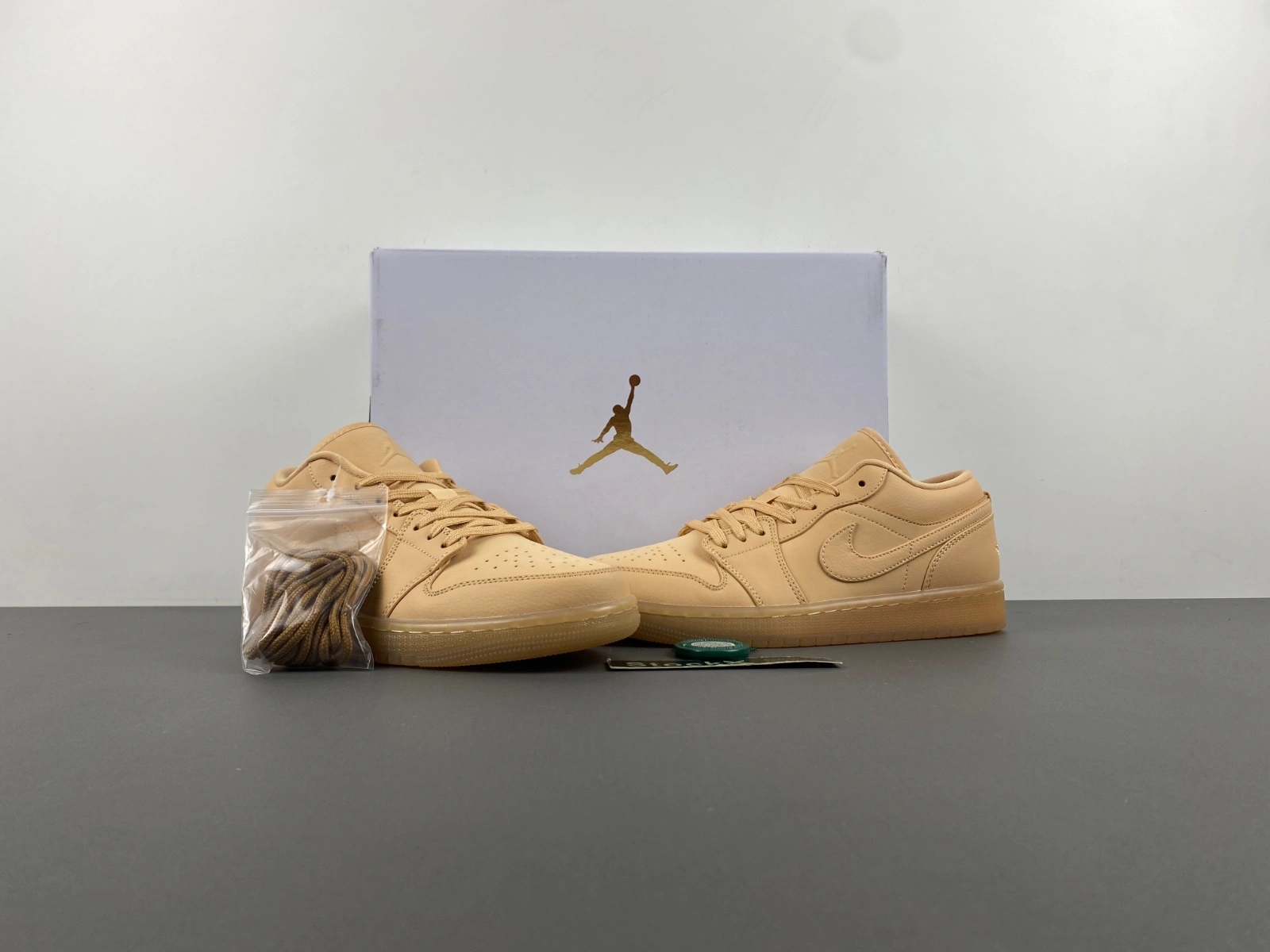 Air Jordan 1 Low SE Sand FZ3972- Resilient 1404