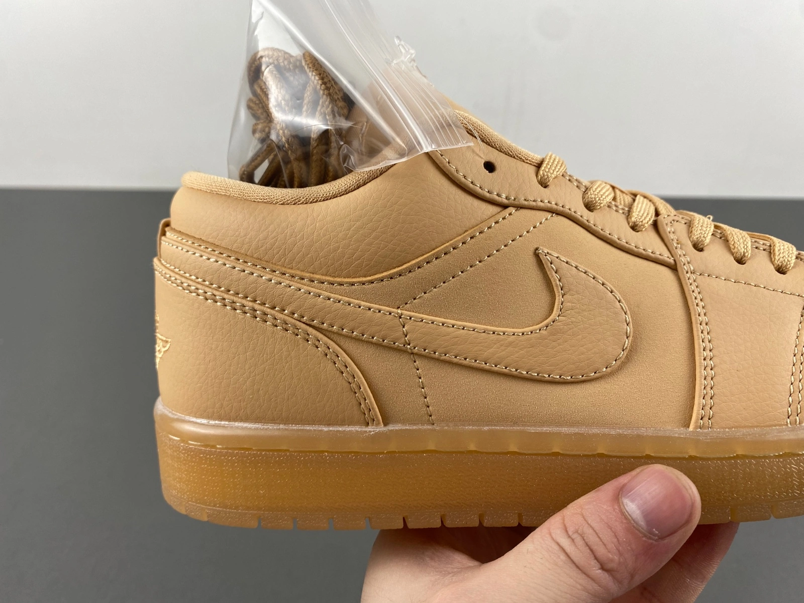 Air Jordan 1 Low SE Sand FZ3972- Resilient 1404