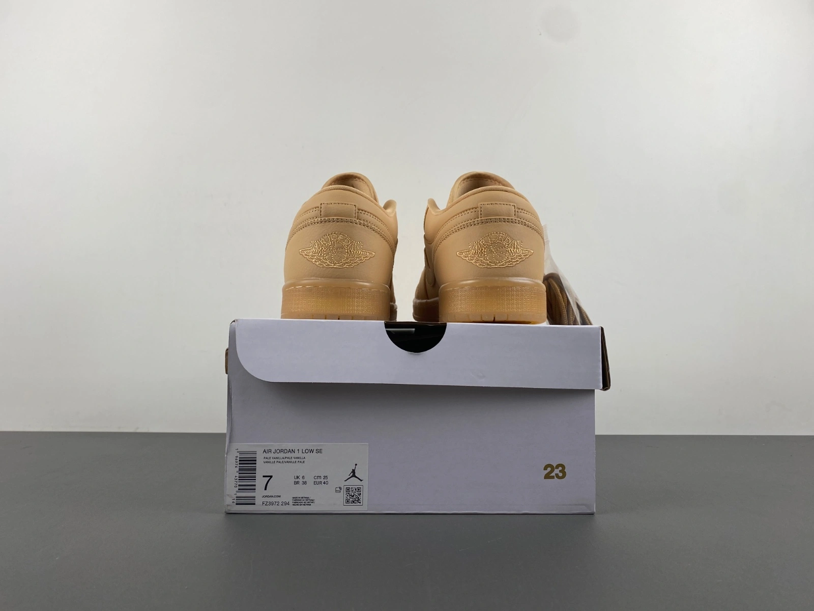 Air Jordan 1 Low SE Sand FZ3972- Resilient 1404