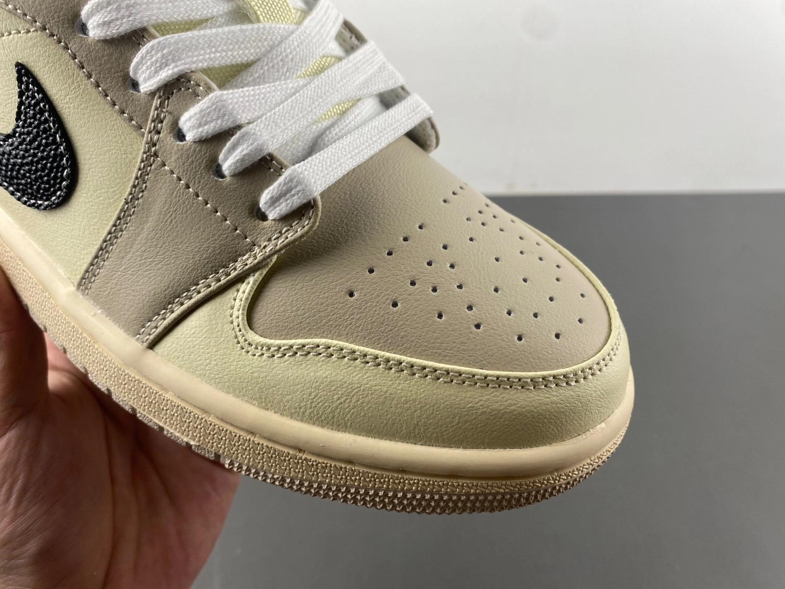 Air Jordan 1 Low SE Sanddrift Glacier Blue HQ3440- Sleek 1359