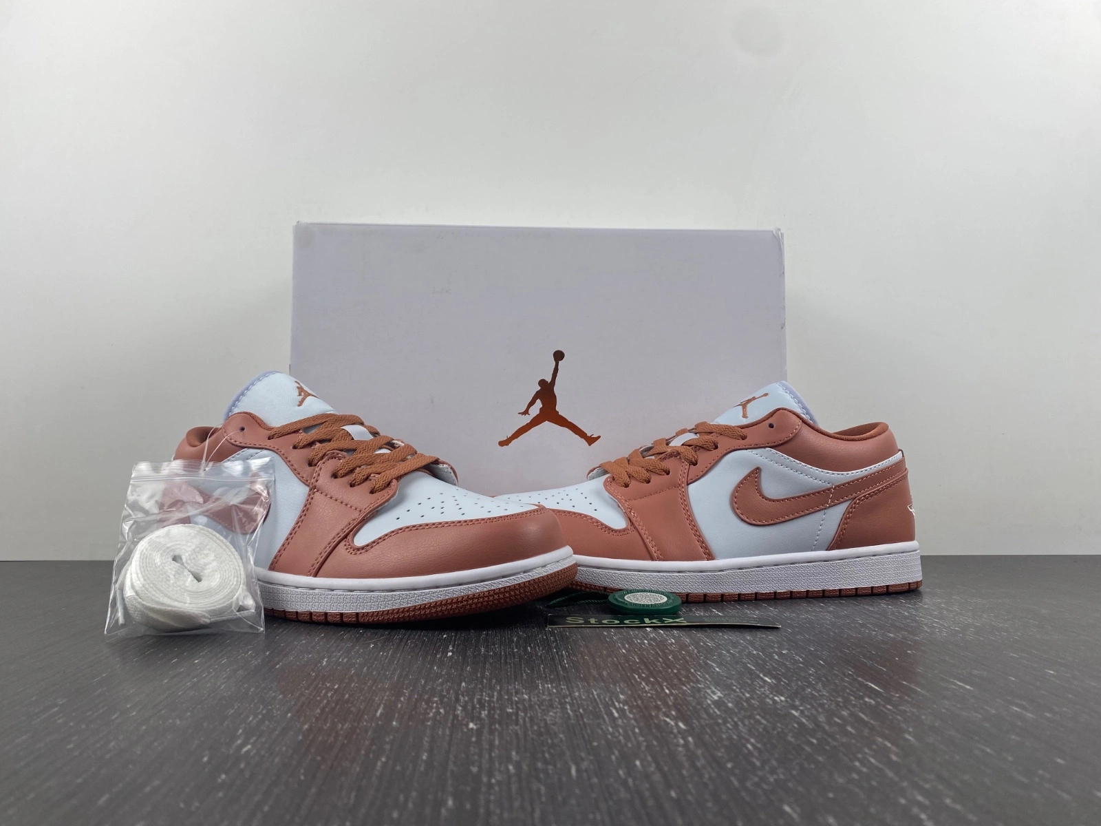 AllSeason Air Jordan 1 Low Sky J Orange DC0774- 1454