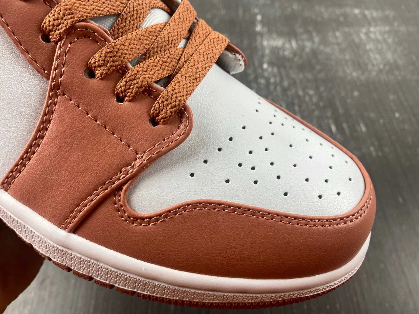 AllSeason Air Jordan 1 Low Sky J Orange DC0774- 1454