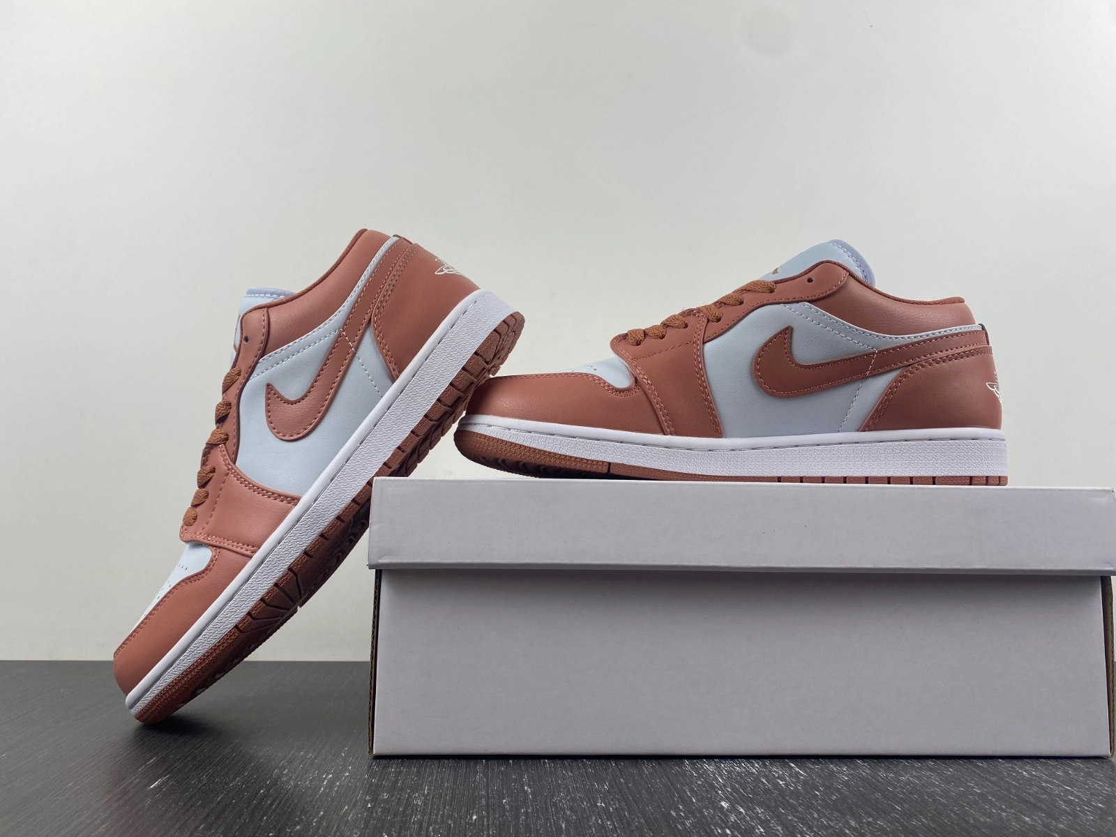 AllSeason Air Jordan 1 Low Sky J Orange DC0774- 1454
