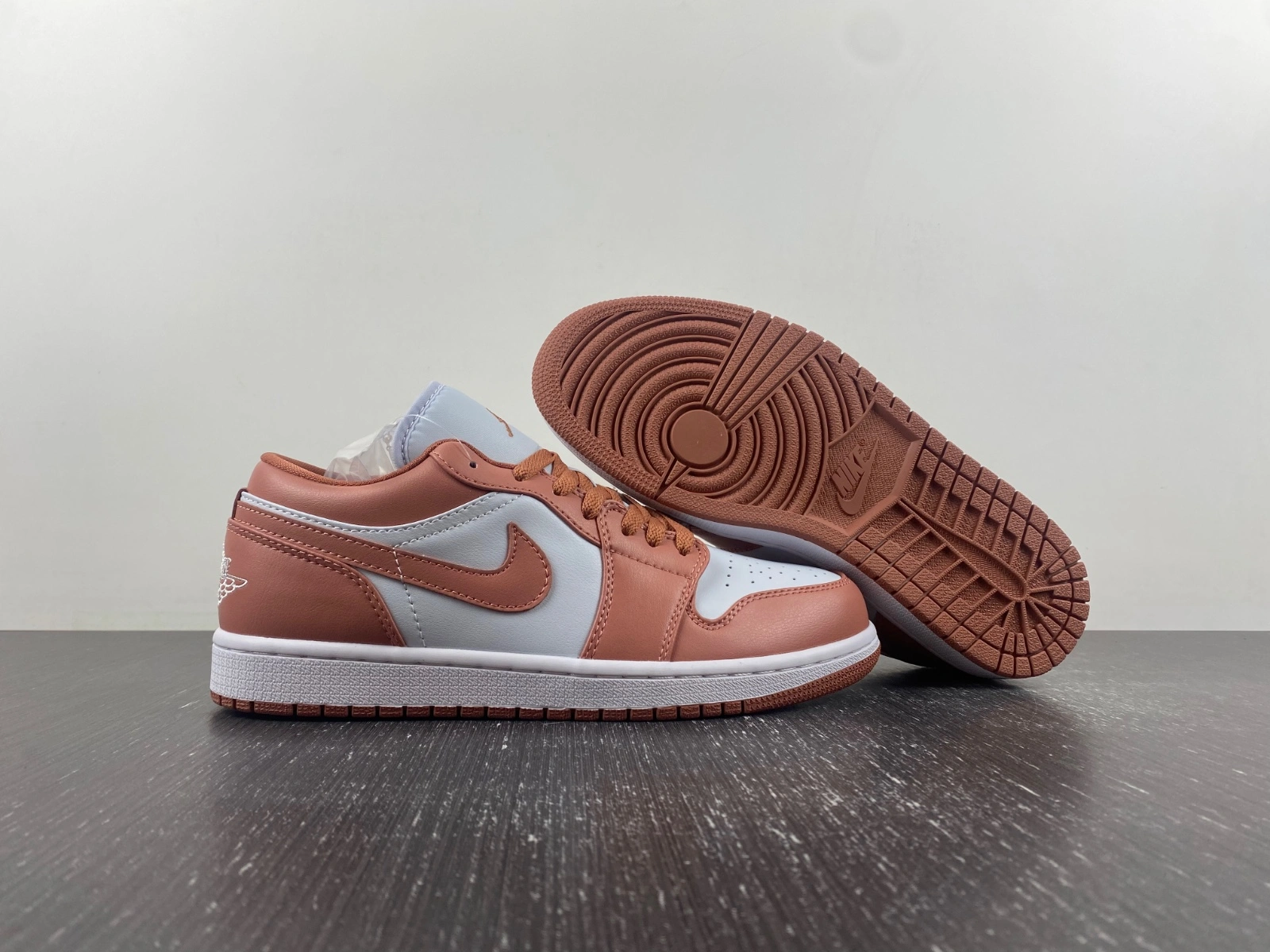 AllSeason Air Jordan 1 Low Sky J Orange DC0774- 1454