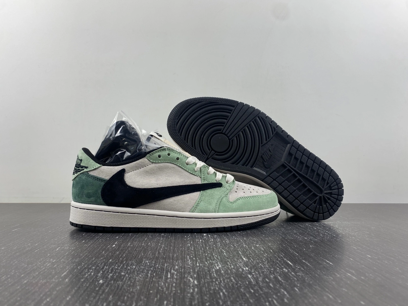 Timeless Air Jordan 1 Low Travis Scott Light Green DM7866- 1458