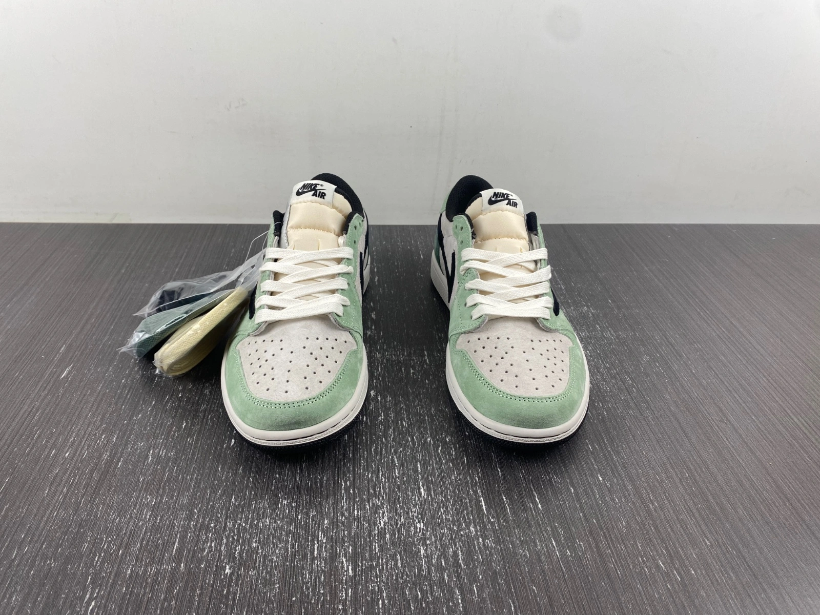 Timeless Air Jordan 1 Low Travis Scott Light Green DM7866- 1458