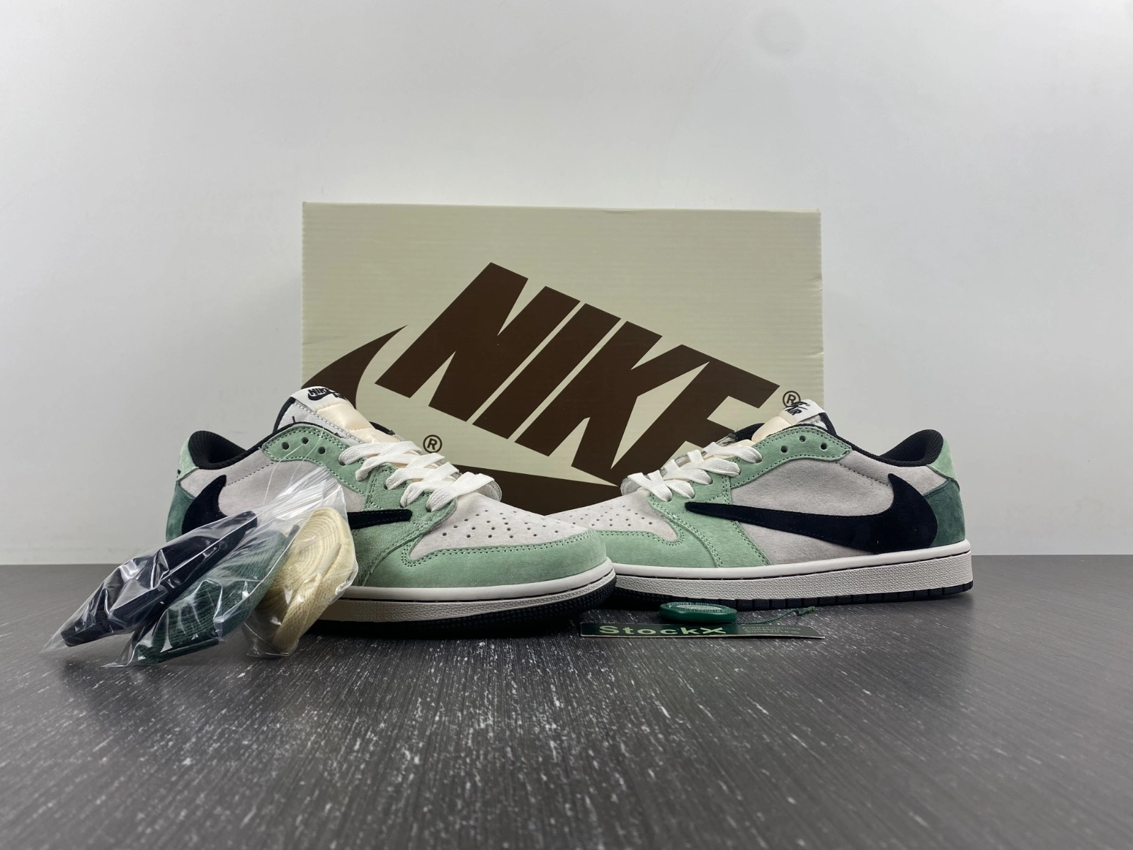Timeless Air Jordan 1 Low Travis Scott Light Green DM7866- 1458