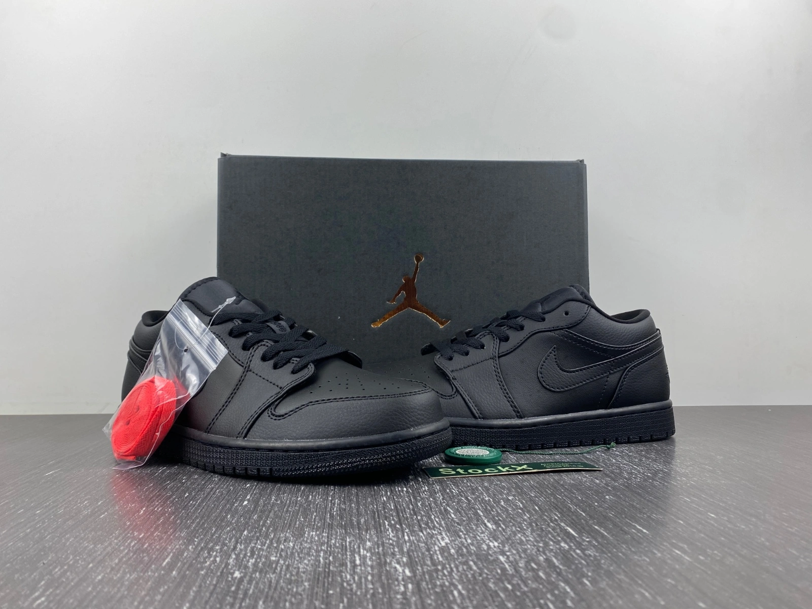 Air Jordan 1 Low Triple Black 553558- NewStyle 1442